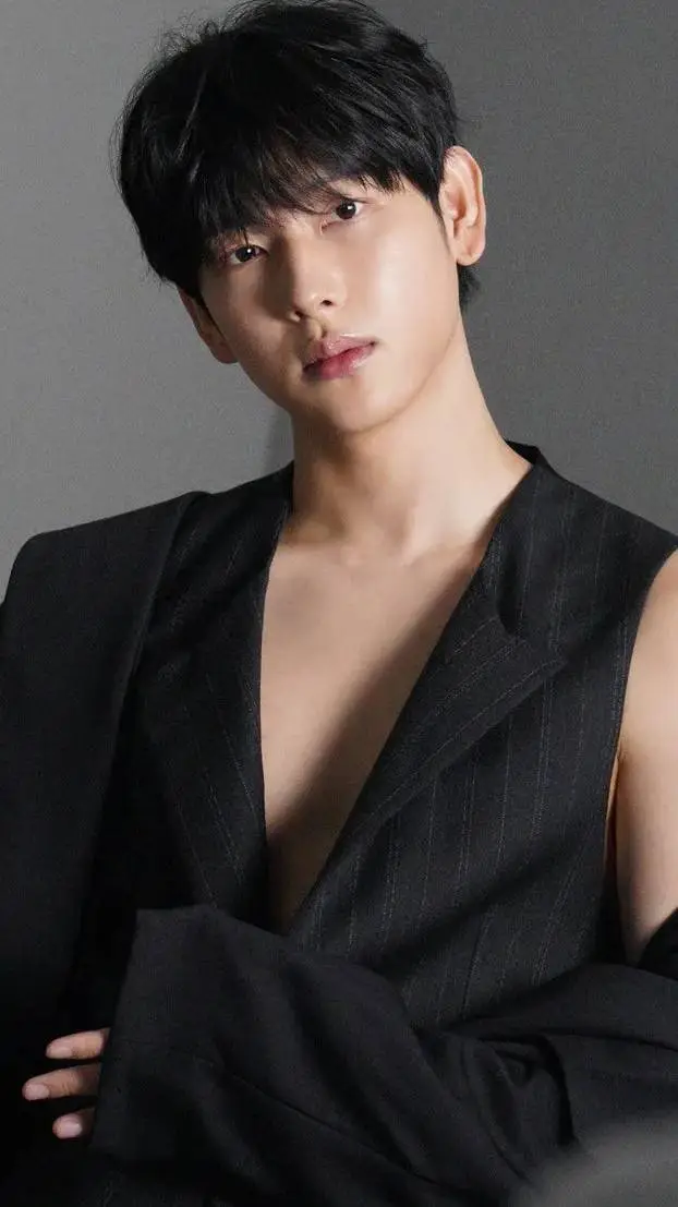 ai character: Im si-wan🥵💋 background