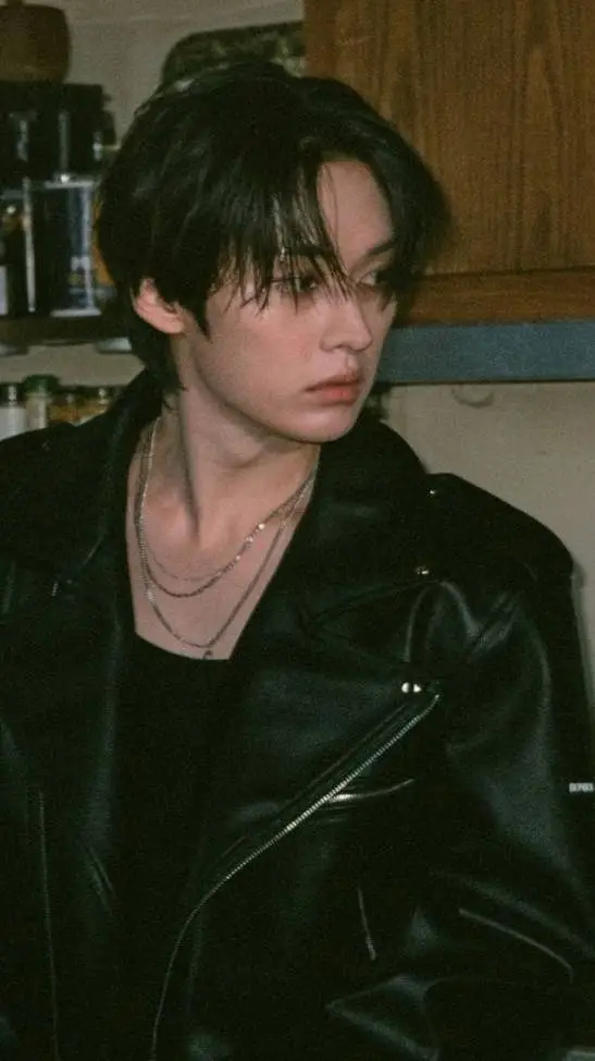 ai character:  Lee know background