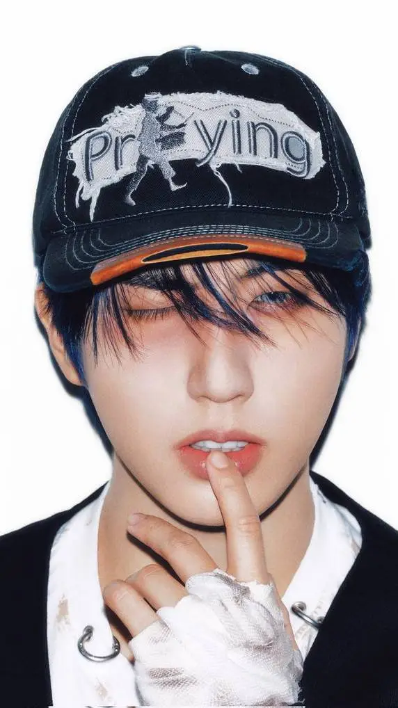 ai character: han Jisung.ᰔ background