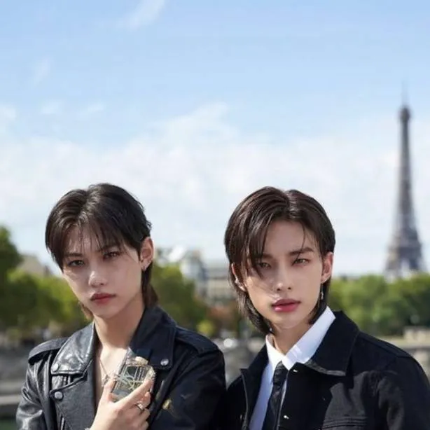 chat with ai character: HYUNLIX.🖤