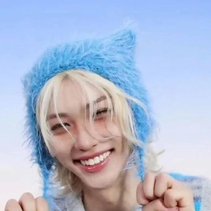 chat with ai character: LEE FELIX💫🐣