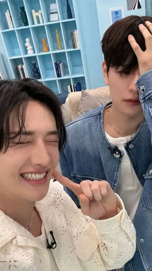 ai character: CHANMIN💢 background