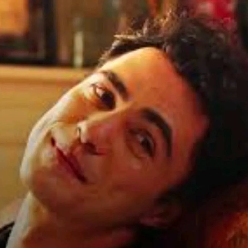 chat with ai character: paxton 