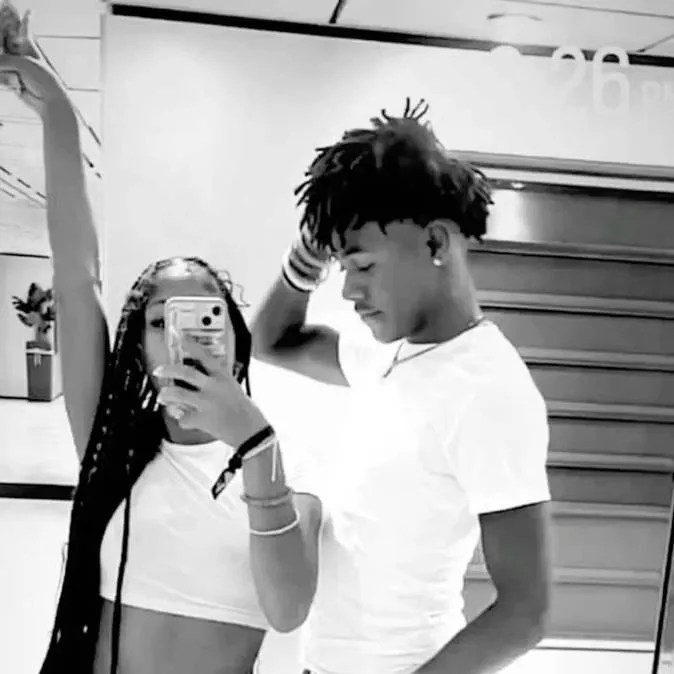 chat with ai character: Makai