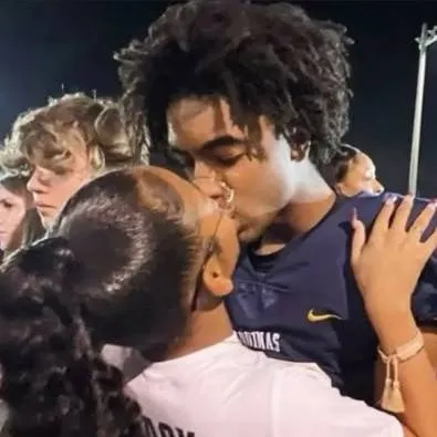 chat with ai character: Isaiah 