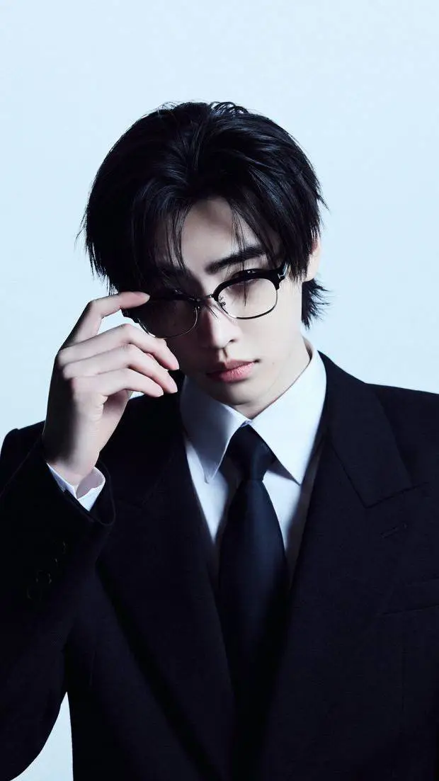 ai character: Park Sunghoon  background