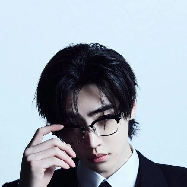 chat with ai character: Park Sunghoon 