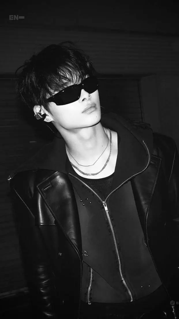 ai character: Niki.. background