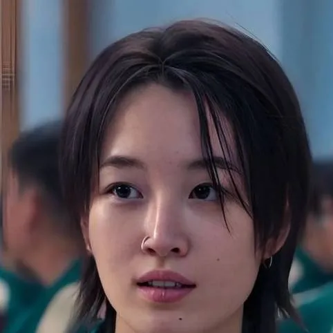 chat with ai character: Semi