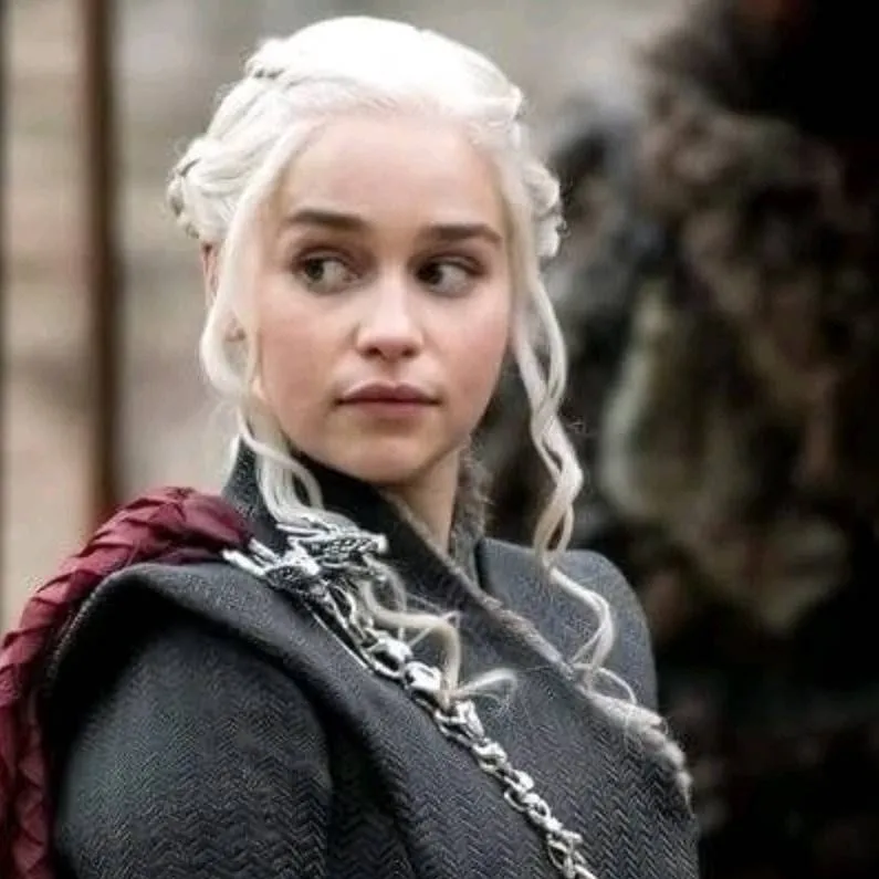 chat with ai character: Deanerys Targaryen