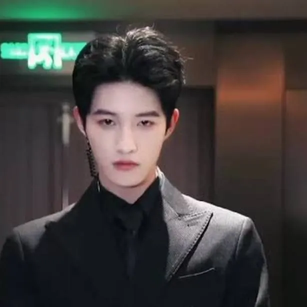 chat with ai character: Liang Rui 