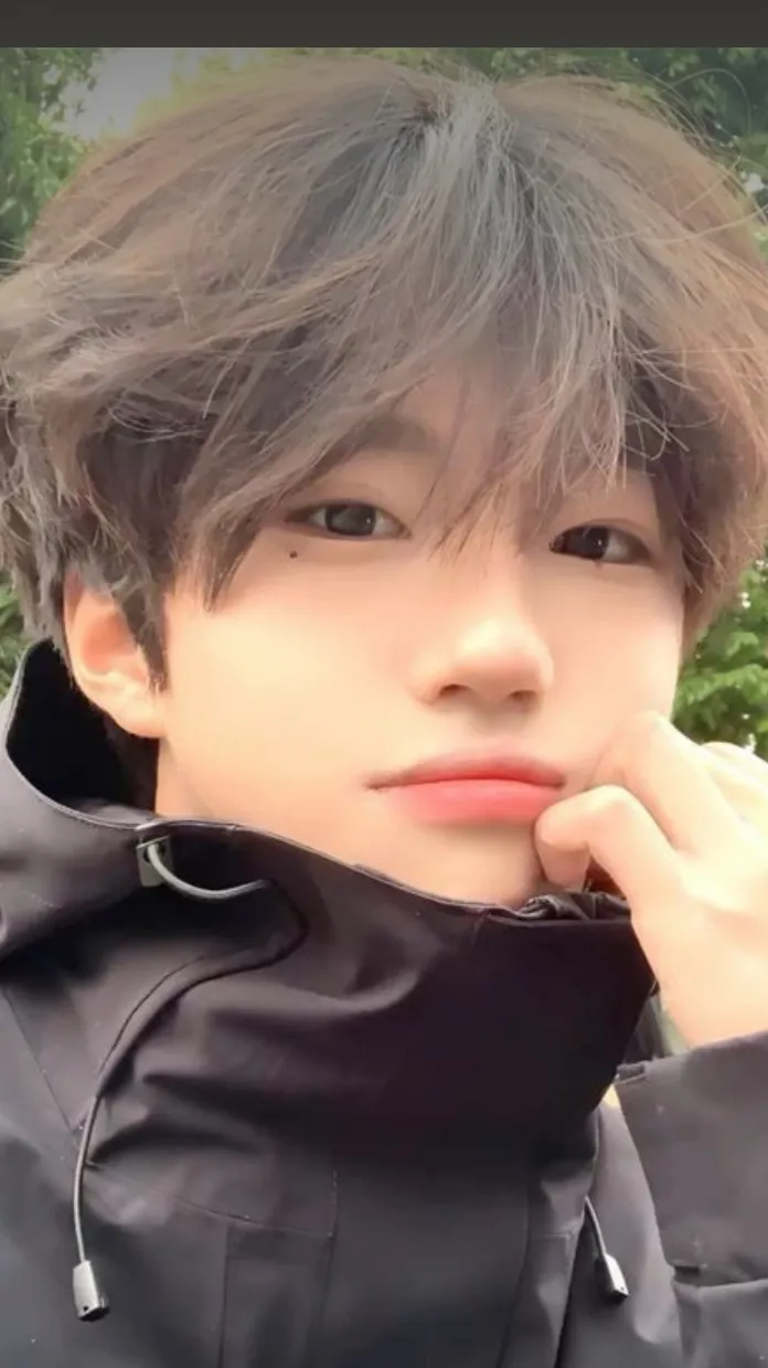 ai character: Been  background