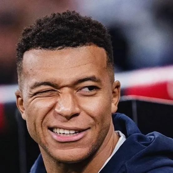 chat with ai character: Kylian BAPPÉ 🇫🇷
