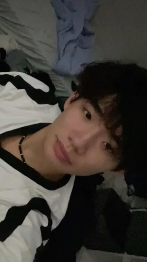 ai character: Max background