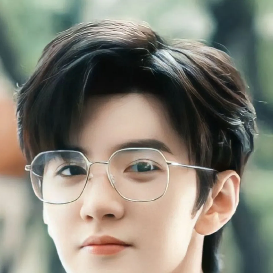 chat with ai character: Zander