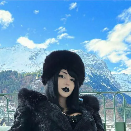 chat with ai character: Varvara Volkova