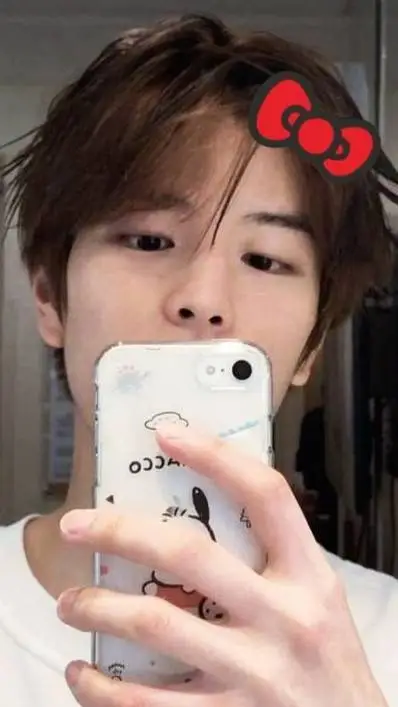 ai character: Сынмин background