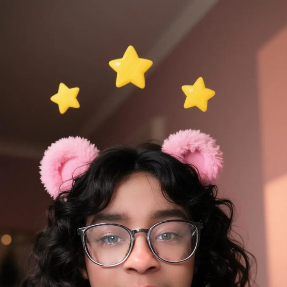 chat with ai character: lia