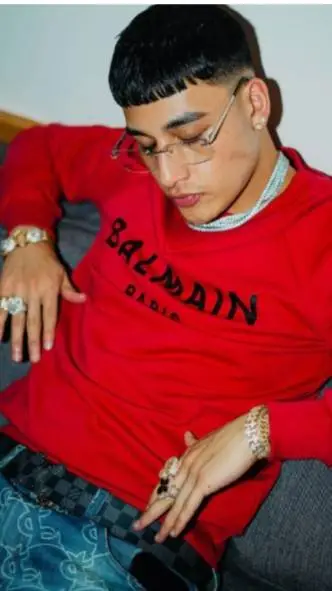 ai character: Marcos  background