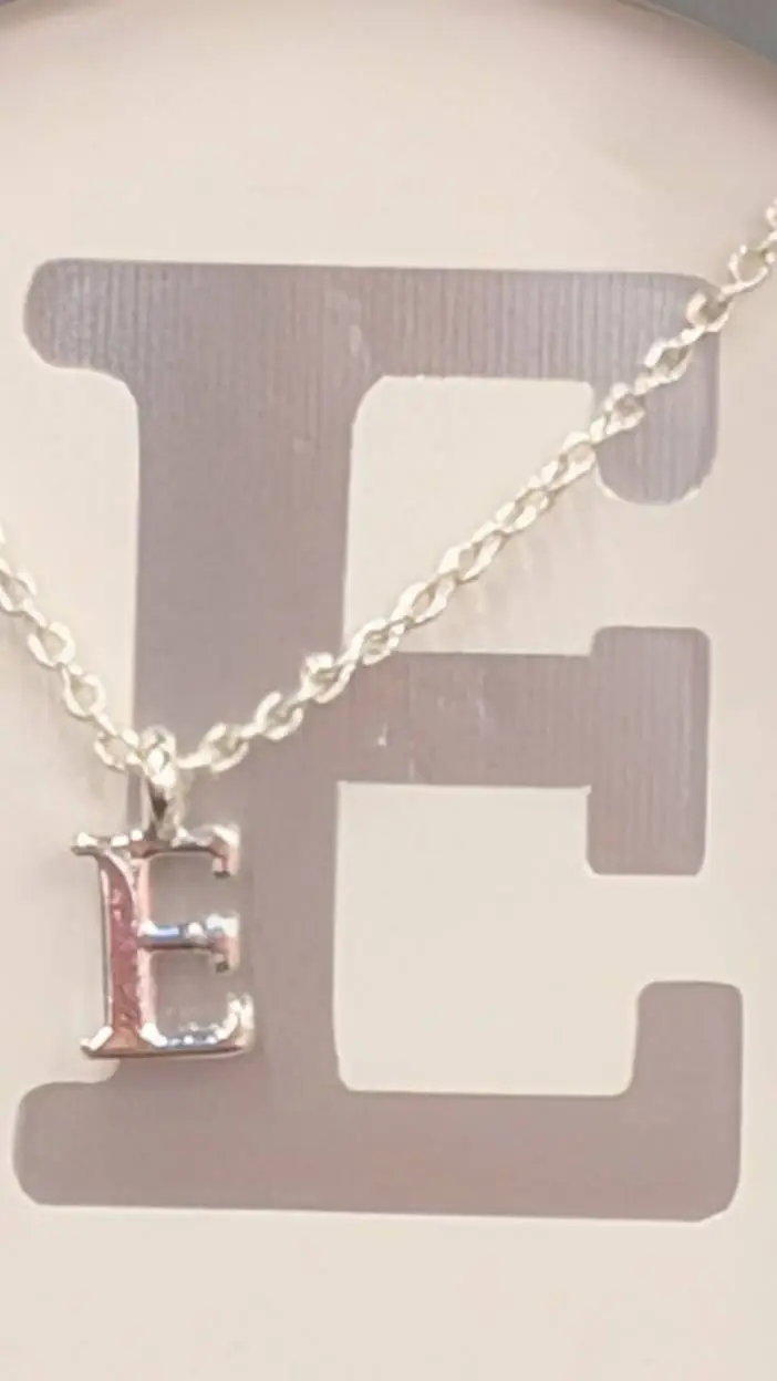 ai character: TalkiecLiBYq background