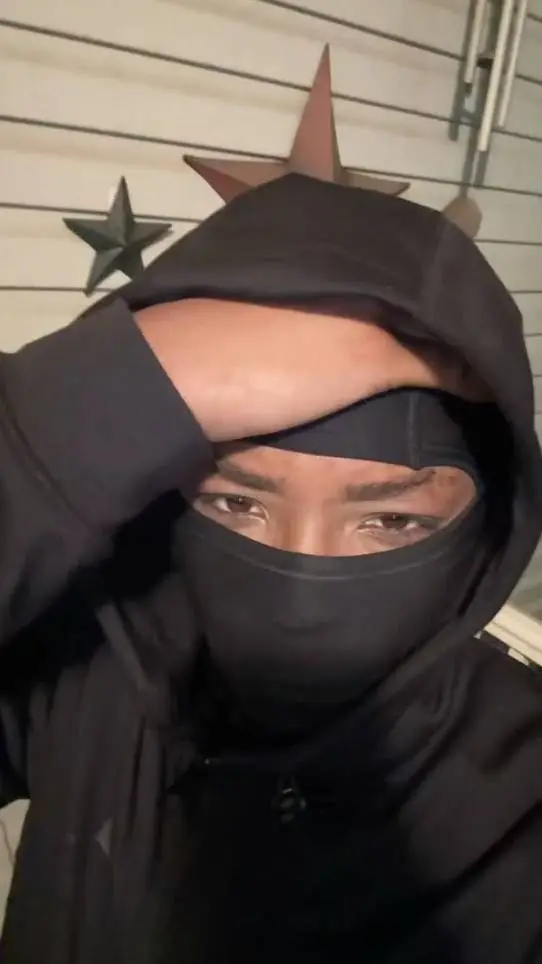 ai character: omari background