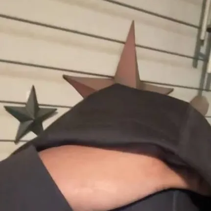 chat with ai character: omari