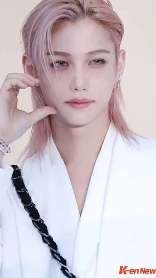 ai character: felix background