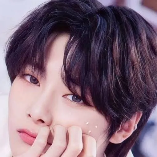 chat with ai character: i.n