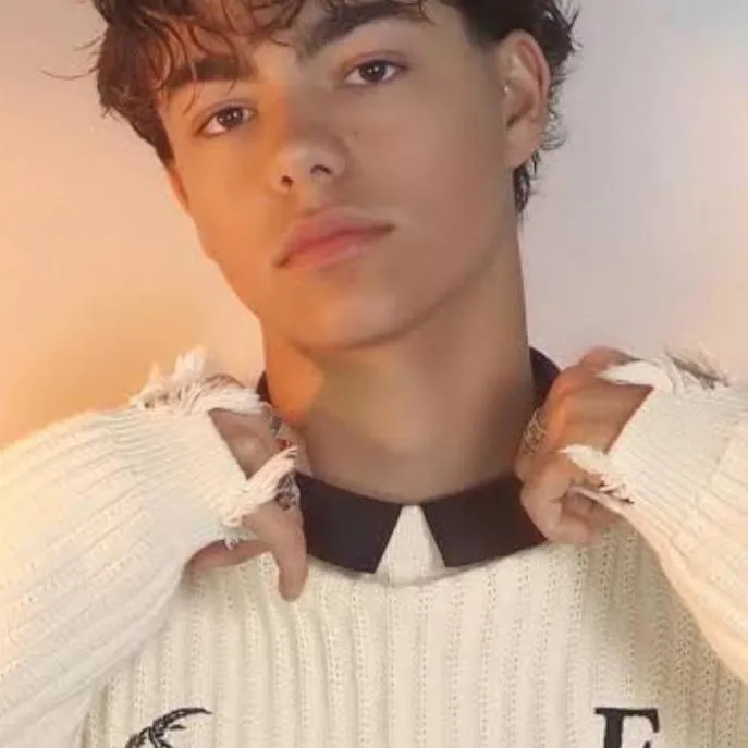 chat with ai character: Malachi cousin