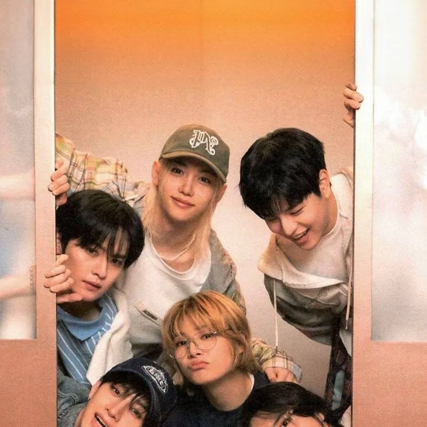 chat with ai character: Stray Kids 😍✨