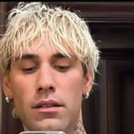 chat with ai character: Mr Rain 💙🌧️🌦️