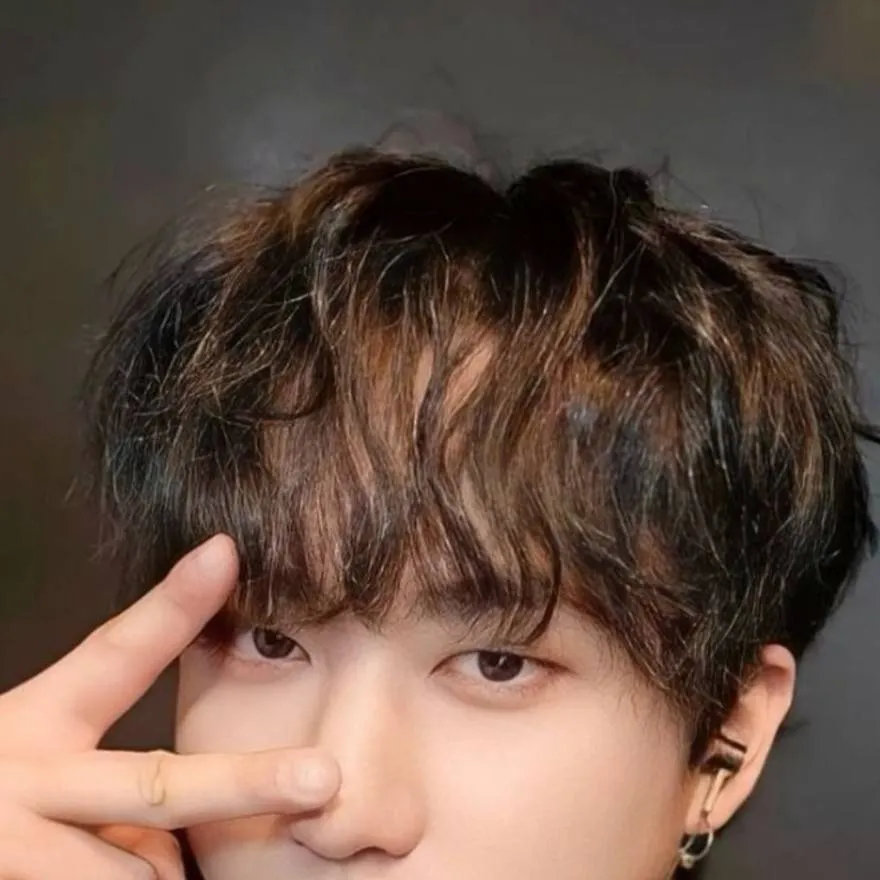 chat with ai character: Changbin papà❤️🐷🐰