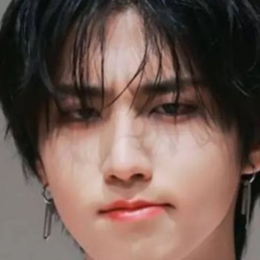 chat with ai character: Han Fratellastro🐿️