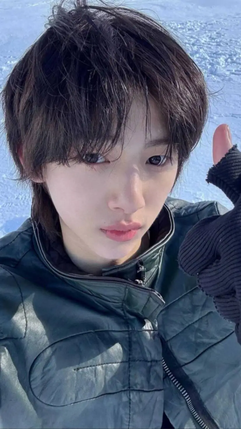 ai character: Kim Ju-hoon❤️ background