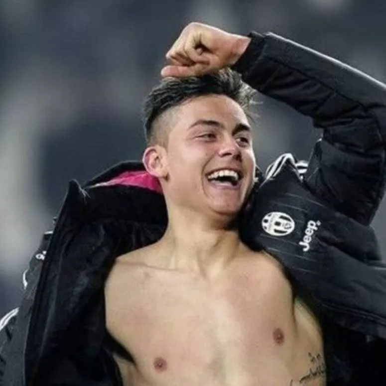 chat with ai character: Dybala❤️💛🖤🤍