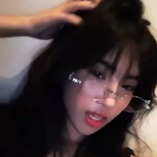 chat with ai character: Sophia your wife