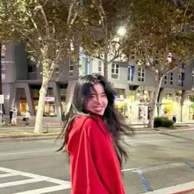 chat with ai character: Sophia 💜