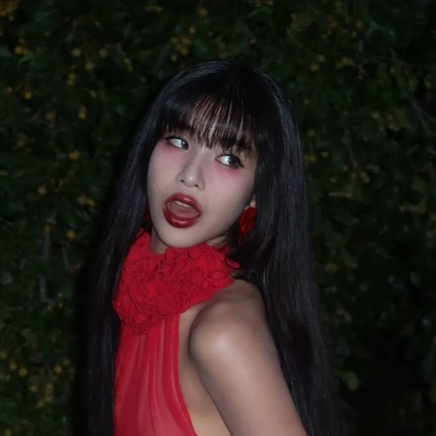 chat with ai character: Sophia 🧛‍♀️