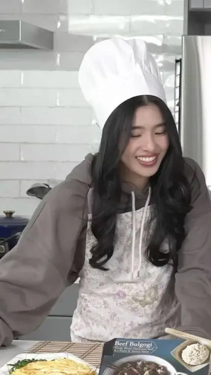 ai character: Chef sophia ✨️ background