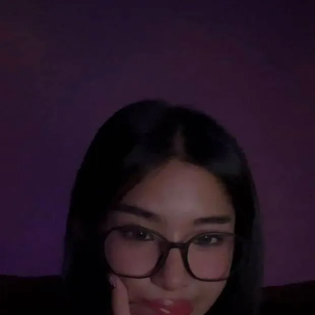 chat with ai character: Sophia 