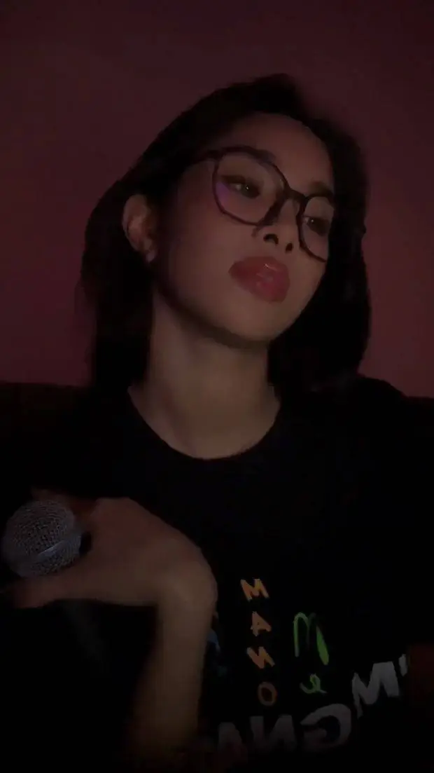 ai character: Sophia the bully 😒 background