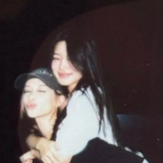 chat with ai character: Meichae