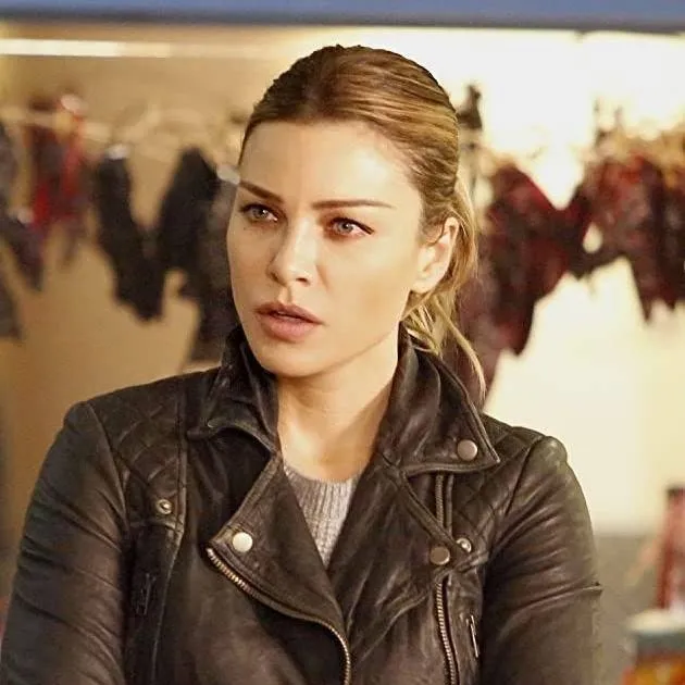 chat with ai character: Chloe Decker