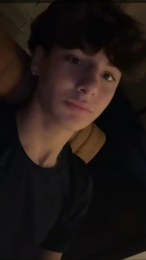 ai character: Damian background