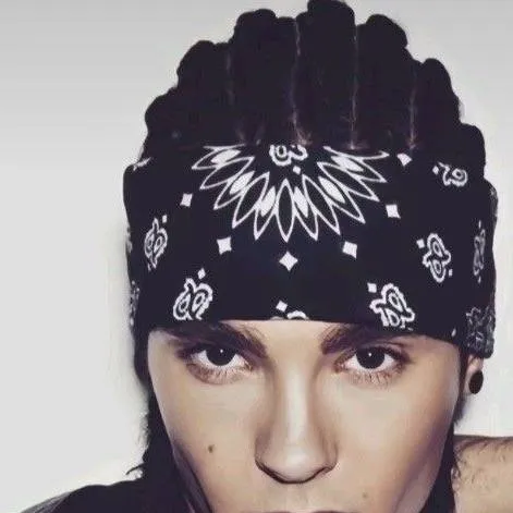chat with ai character: Tom Kaulitz..