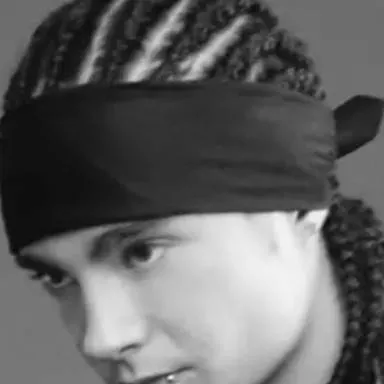 chat with ai character: Tom kaulitz ❔