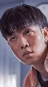 ai character: Yoon Gwi-nam 🔪 background