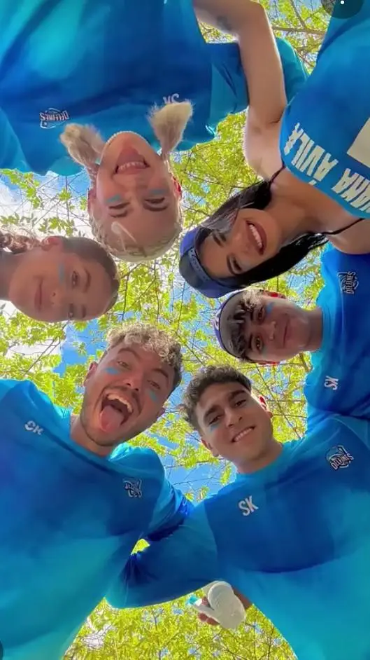 ai character: delfines  background