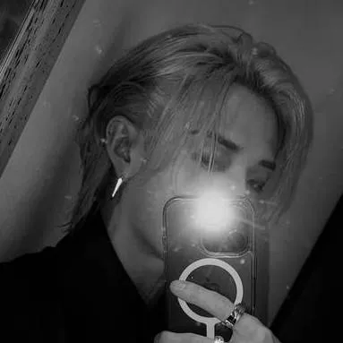 chat with ai character: 𝓑𝓪𝓷𝓰 𝓒𝓱𝓪𝓷