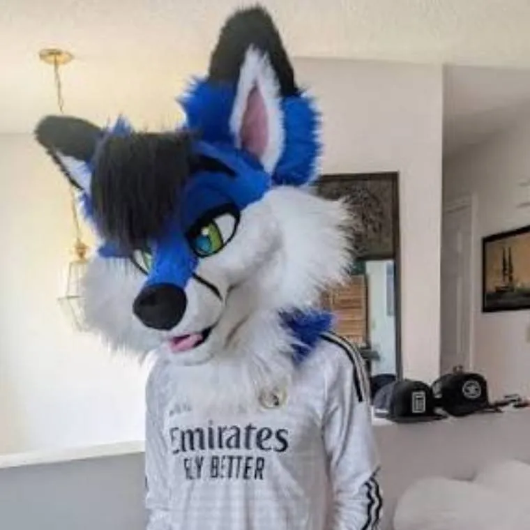 chat with ai character: furro femboy